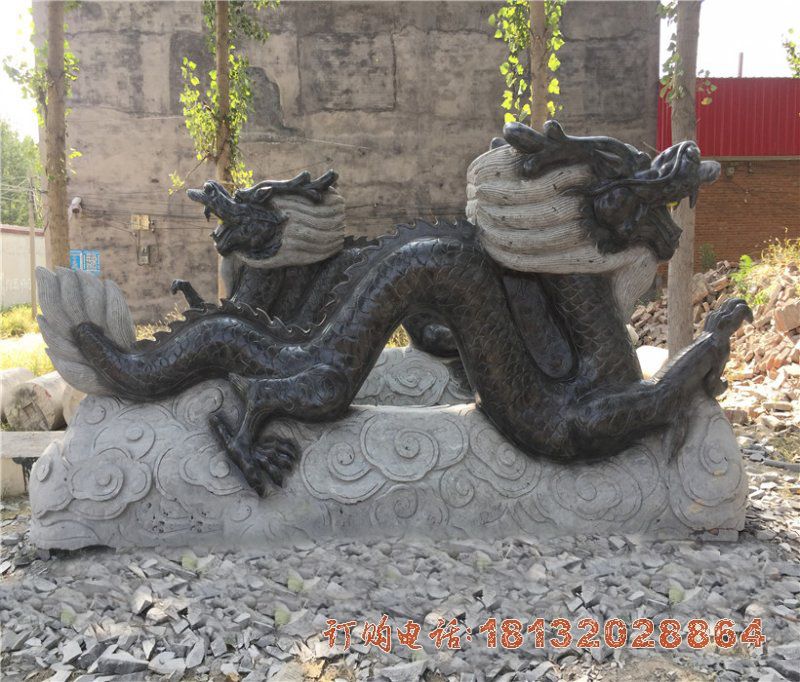 公园古代神兽石雕龙