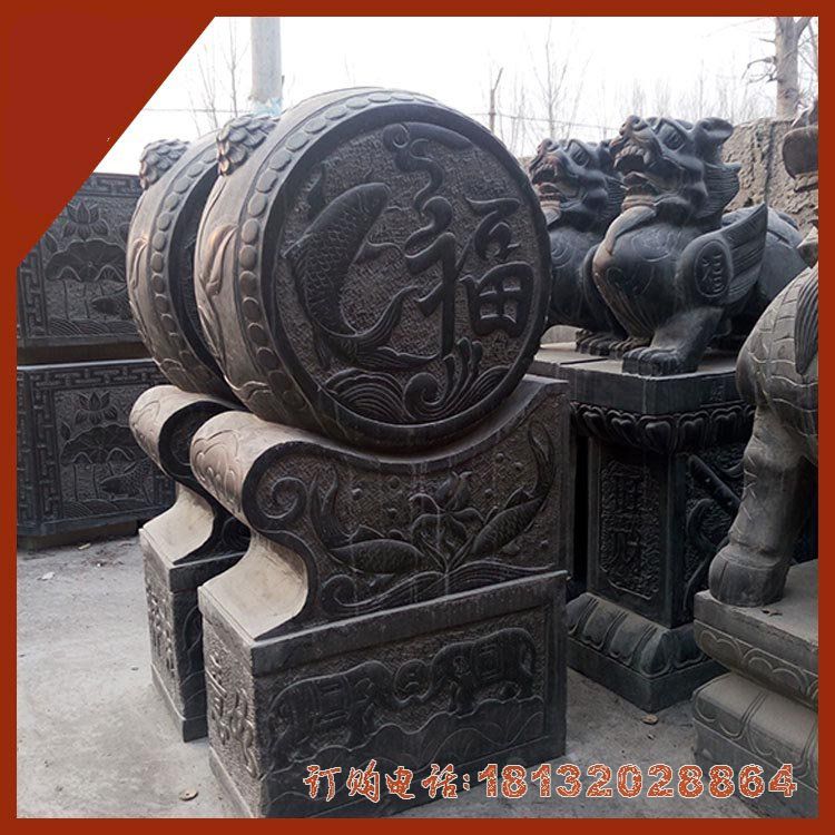 福鱼浮雕石门墩