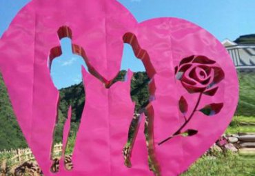 公园不锈钢情侣镂空心形雕塑