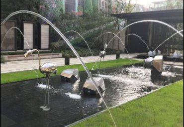 小区不锈钢水景火烈鸟雕塑