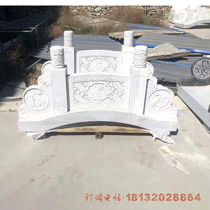 大理石拱桥雕塑