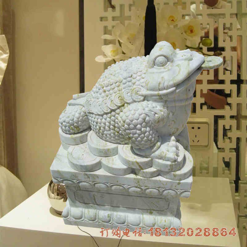 大理石金蟾雕塑，招财神兽石雕