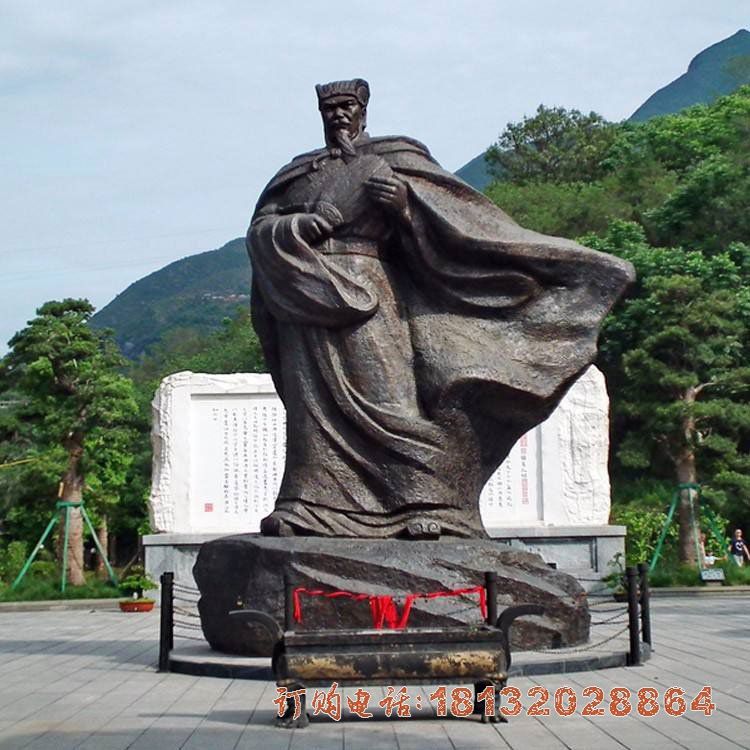 三国时期蜀汉丞相诸葛亮铜雕