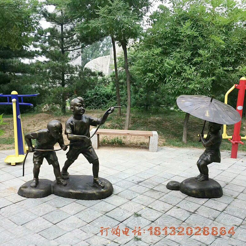 打伞玩水的儿童铜雕，公园小品铜雕 (3)