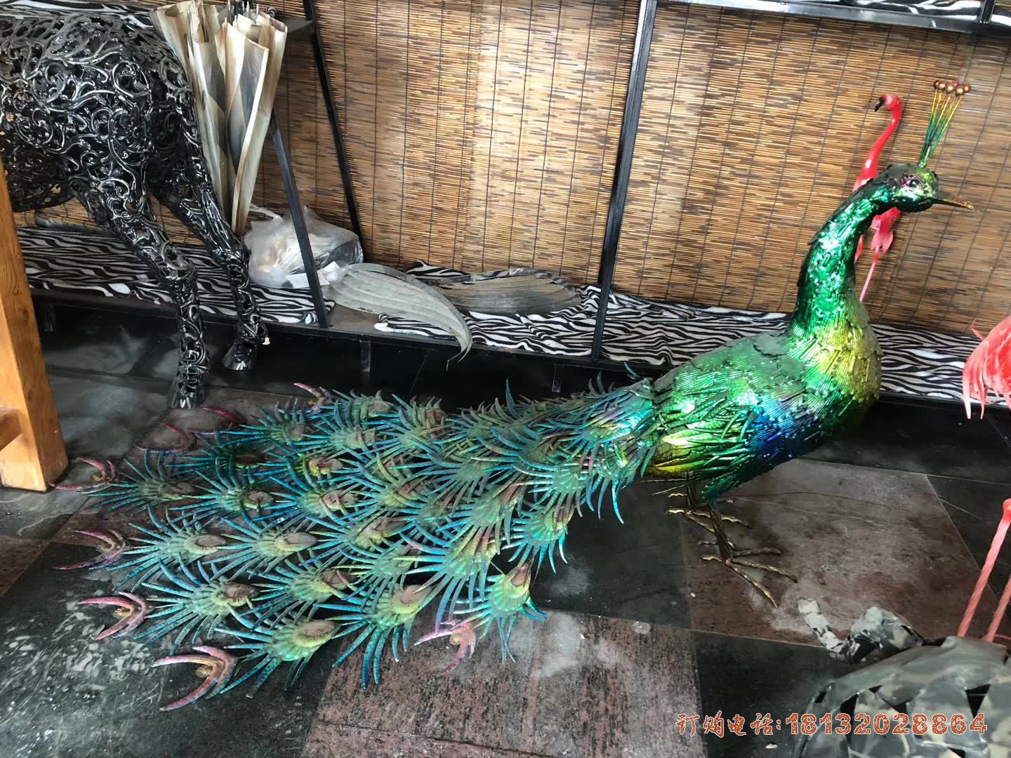 不锈钢彩色景观孔雀雕塑