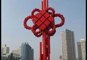 云南某县城不锈钢大型中国结工程