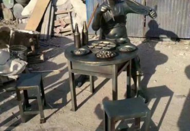 江西某步行街吃火锅人物铜雕案例