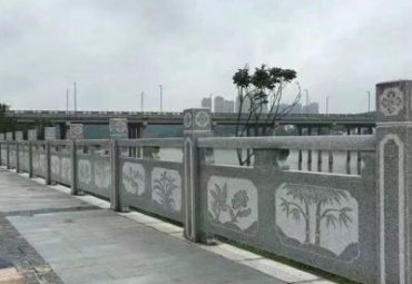 青海某景区花岗岩栏杆石雕项目