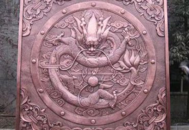 云南某小区紫铜龙浮雕壁画案例