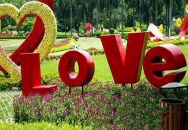 新疆某县城公园不锈钢love字母雕塑工程