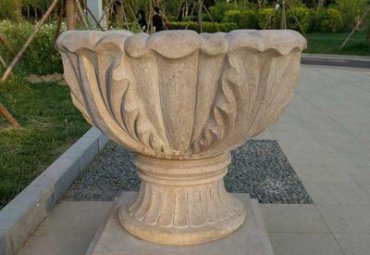 福建某小区欧式花钵石雕效果图