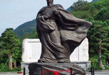 山东某景区古代名人诸葛亮铜雕案例
