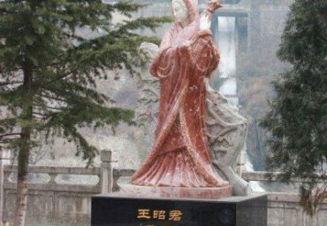 山东某景区古代名人王昭君石雕案例