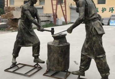河北某步行街打铁人物铜雕案例