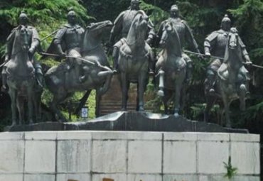 河南某景区古代名人五虎上将铜雕案例
