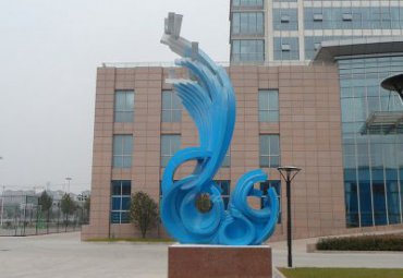 浙江某企业不锈钢抽象海浪雕塑工程