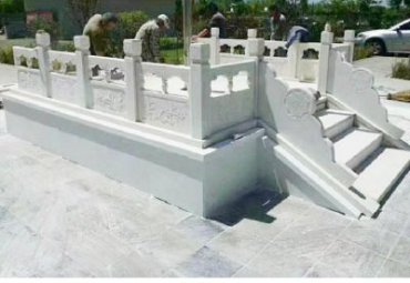 山东某校园汉白玉升旗台石雕项目